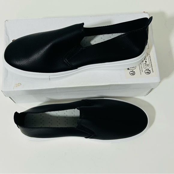 SHEIN ☀️Sz 7.5 Black W/White Trim Athletic Shoe / NIB - Picture 11 of 11